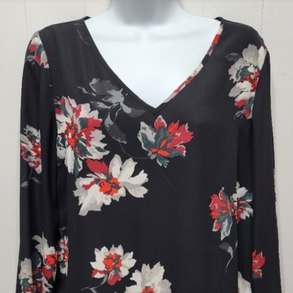 Chelsea & Theodore Tunic Blouse Women's Medium Black Floral Long Sleeve B430